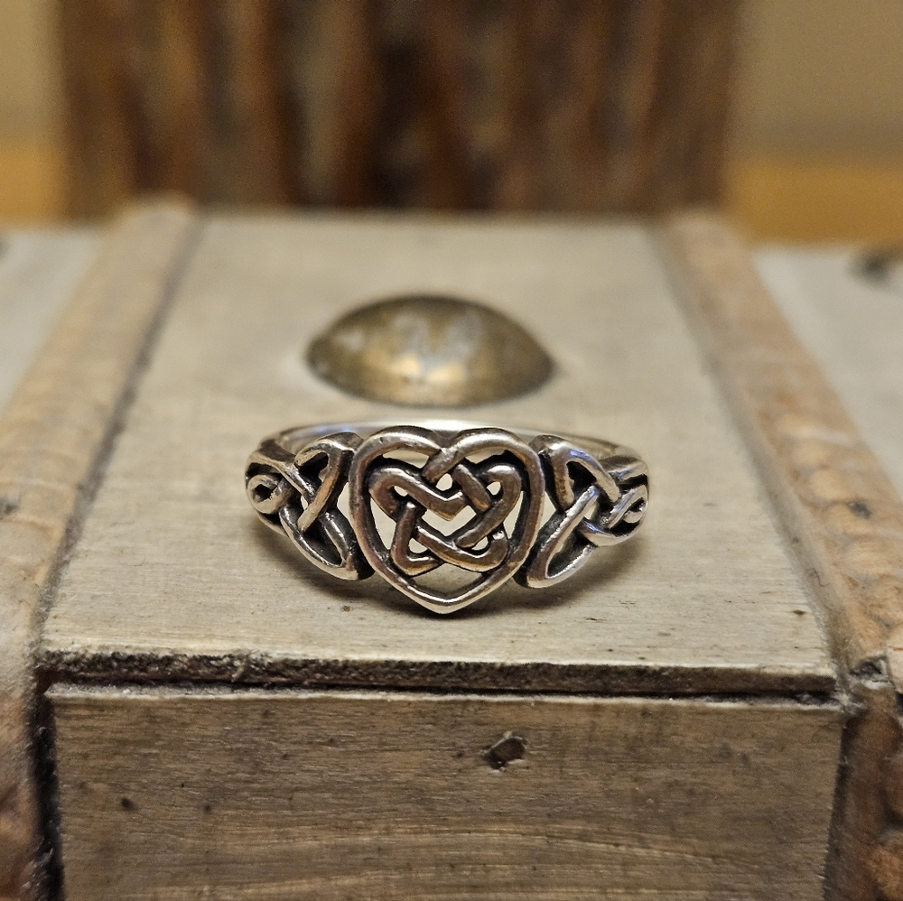 Sterling Silver Celtic Knot Heart Ring Size 5.5